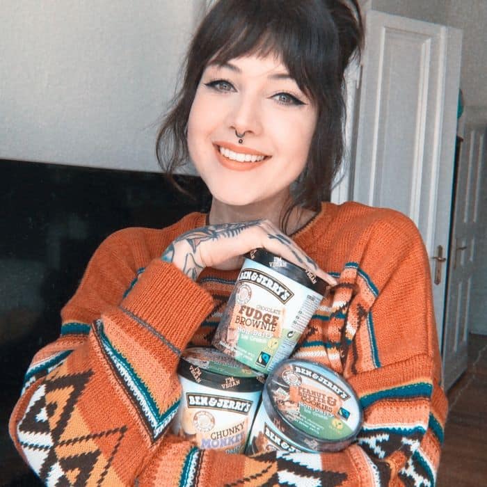 Victoria mit Pints 700x700.jpg